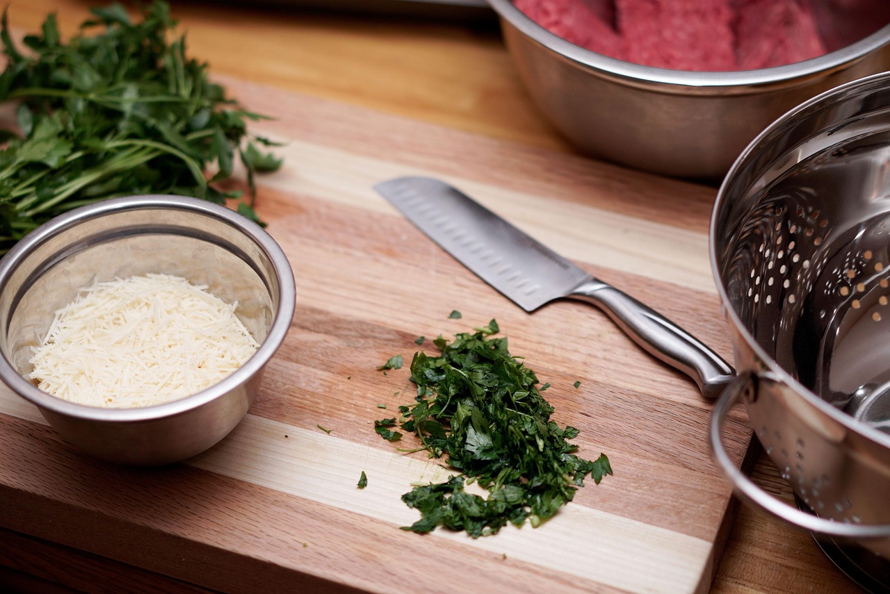 Cilantro Oil Uses: 15 Fresh Ideas for Kitchen and Home